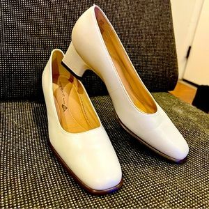 🤍VINTAGE🤍 Easy Spirit White Block Heels
